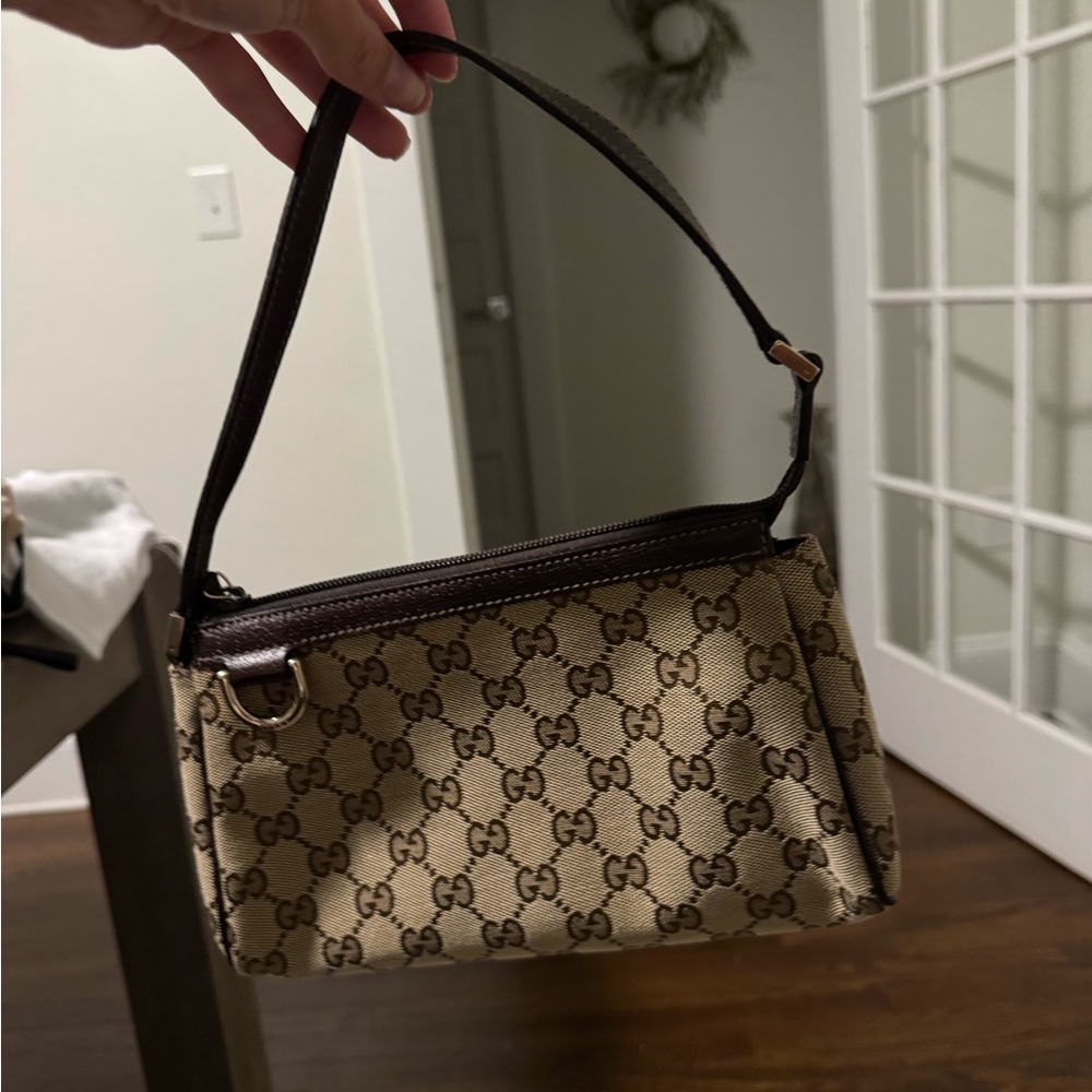 COPY - Gucci Brown Clutch with Iconic Monogram Design - Picture 2 of 4